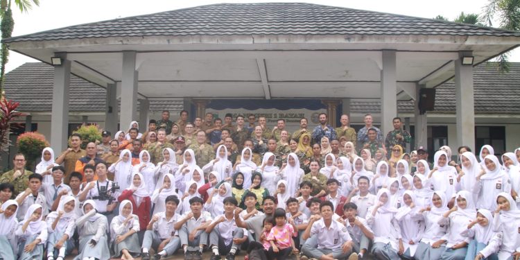 Siswa SMAN 1 Bayah