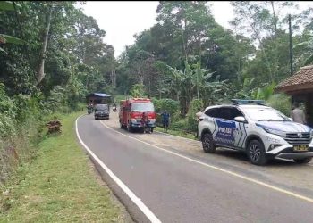 Oli berceceran di Jalan AMD Lintas Timur Pandeglang.