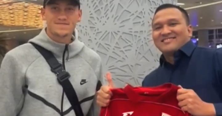 Kapten Timnas Indonesia Jay Idzes Tiba di Arab, Siap Bermain di Kualifikasi Piala Dunia 2026