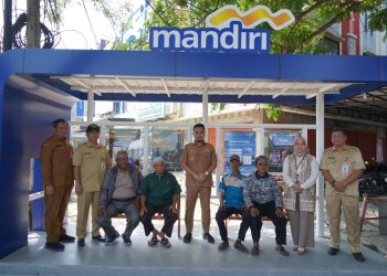 Robinsar “Bongkar” Pangkalan Ojek di Simpang Cilegon, Ganti dengan Halte Bank Mandiri