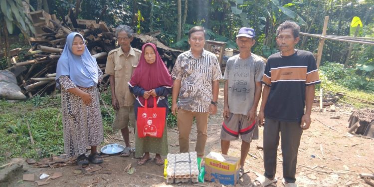 Tinjau Rumah Ambruk di Cibadak, Anggota DPRD Banten Minta Pemerintah Bantu Korban