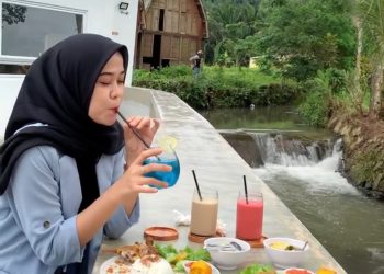 Cafe Sisi Sungai Pandeglang