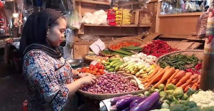 Harga Cabai Keriting-Bawang Merah Meroket di Pasar Pandeglang, Ini Biang Keroknya