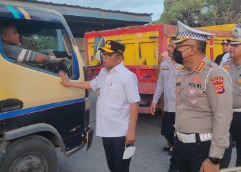 Gubernur Andra Sebut Masih Banyak Truk Tambang Langgar Jam Operasional