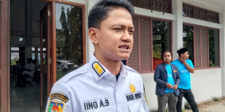 Banyak Jalan di Pandeglang Rusak, Wakil Bupati Minta Maaf
