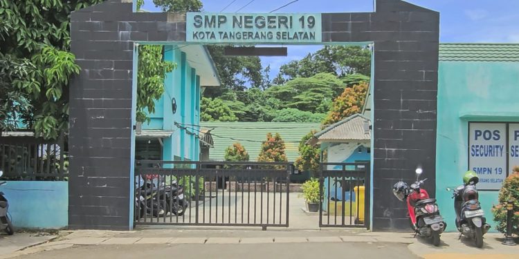 Gedung SMPN 19 Kota Tangerang Selatan.