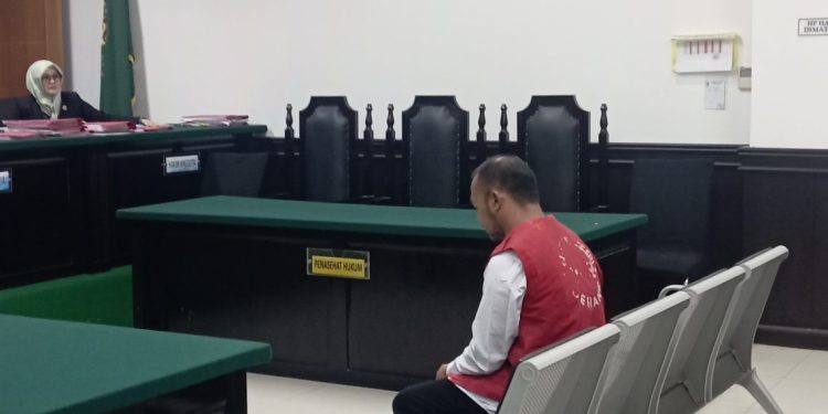 Terdakwa pembunuhan di Pengadilan Negeri Serang.