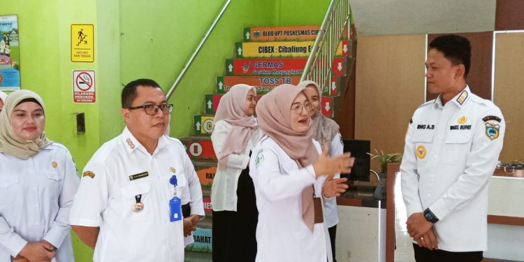 Tingkatkan Kualitas Layanan, Wabup Iing Monitoring Puskesmas Panimbang dan Cibaliung