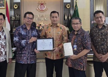 Pemkab Serang Serahkan Sertifikat Bangunan Gedung Hijau RS Adhyaksa ke Kejagung