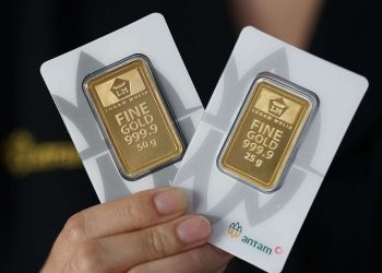 Harga Emas Antam Loyo Sepekan, Turun Rp10 Ribu per Gram