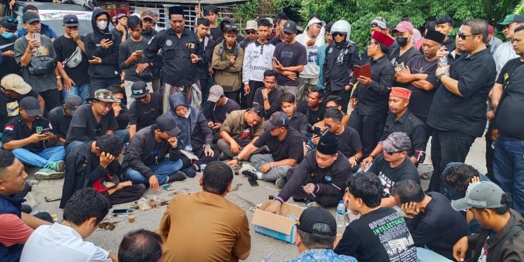 Tak Ditemui Gubernur saat Evaluasi Truk Odol, Mahasiswa Bojonegara Kecewa
