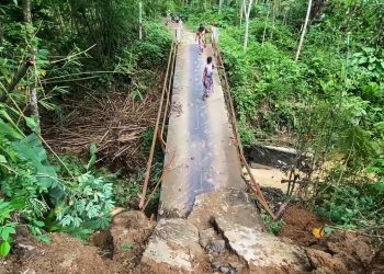 Jembatan Cikaduen di Lebak Ambruk, Akses Empat Kampung Terputus