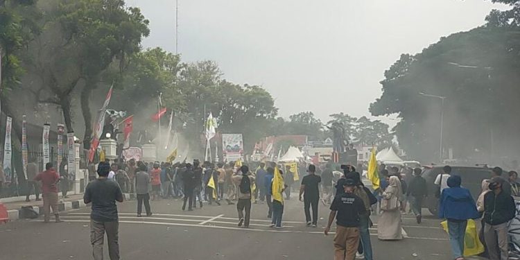 Aksi Kritis di Hari Jadi Lebak: Mahasiswa Kepung Kantor Pemkab, Desak Kesejahteraan Rakyat
