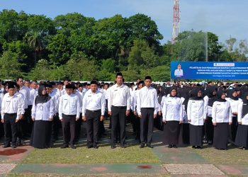 Ribuan honorer mengikuti pelantikan PPPK di Alun-alun Kota Cilegon.