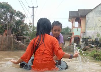 Banjir di Pandeglang Surut 20 Sentimeter, Warga Mulai Bersih-bersih