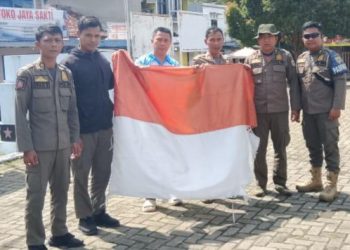 Lusuh dan Robek, Merah Putih di Gedung Juang 45 Diturunkan Satpol PP Pandeglang