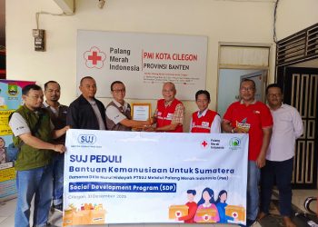 PT Sentra Usahatama Jaya Salurkan Bantuan Korban Banjir dan Longsor Sumatera Lewat PMI Cilegon