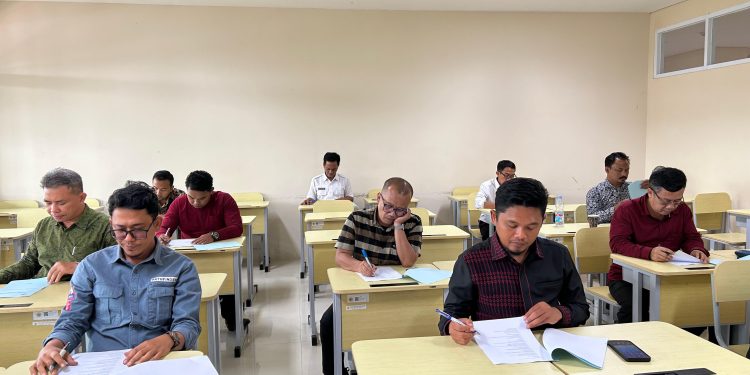 Calon Direktur dan Dewan Pengawas Perumdam Tirta Kalimaya Ikuti Uji Kelayakan dan Kepatutan
