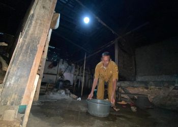 Miris, Penjaga Sekolah di Cibadak 25 Tahun Tinggal di Gubuk Reot