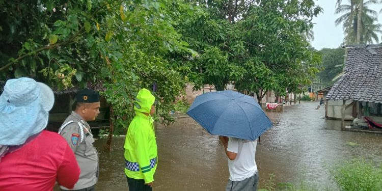 Puluhan Rumah di Wanasalam Lebak Terendam Banjir Akibat Buruknya Drainase Jalan Nasional