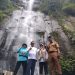 Bupati dan Gubernur Banten Kunjungi Curug Cimanggung, Akses Jalan Dibangun Lewat Program Bang Andra