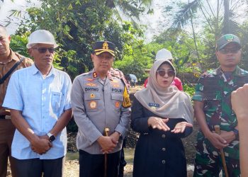 Jembatan Pasirnangka Ambruk, Bupati Dewi Pantau Pemasangan Jembatan Bailey