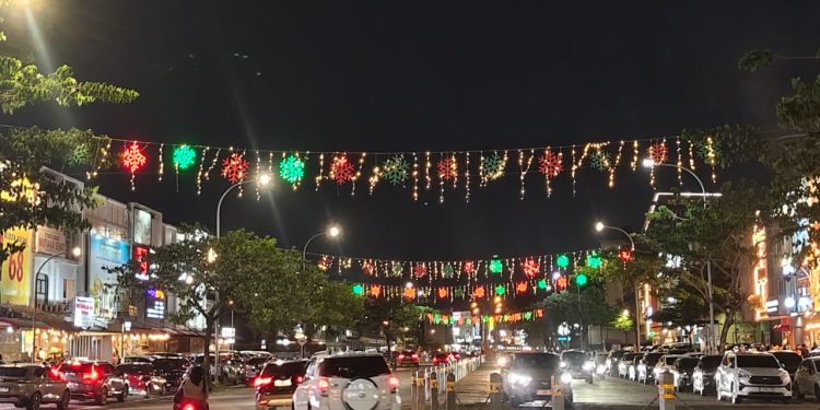 Sambut Natal dan Tahun Baru, Ornamen Tematik Hiasi Paramount Gading Serpong