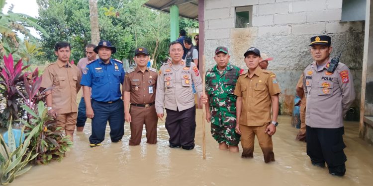 pastikan warga Tigaraksa aman banjir