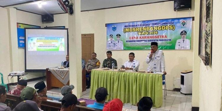 Terbatas Anggaran, Desa Karangsetra Pandeglang Usulkan Jalan Poros Lewat Bang Andra