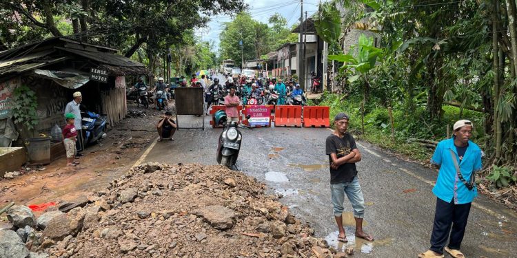 Jalan Nasional Pandeglang–Labuan Longsor, PHRI Arahkan Wisatawan Lewat Mengger dan Anyer