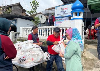 PWI Bersama Artha Graha Peduli Bagikan Sembako Gratis