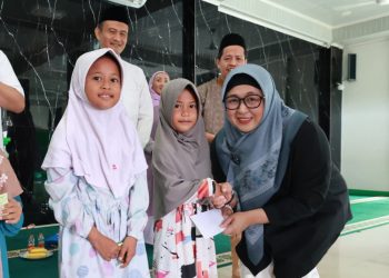 115 Anak Yatim Piatu Yayasan Baitul Yatama Masjid Jami Sabilal Muhtadin Pagedangan Dapat Santunan