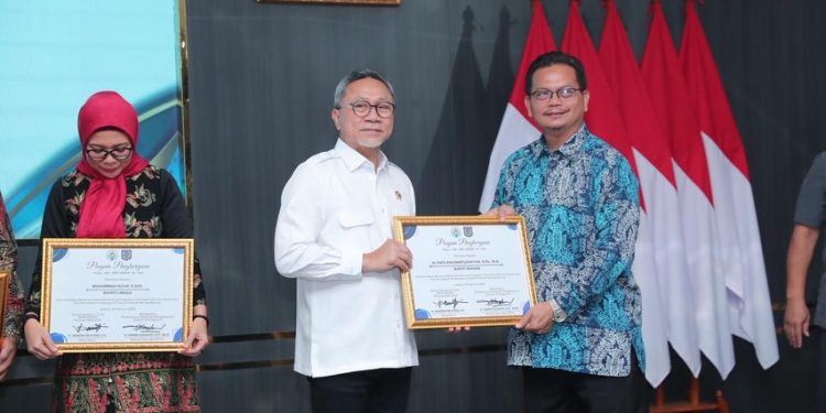 Pemkab Serang Dapat Penghargaan dari APDESI Terkait Tata Kelola Pemerintah Desa