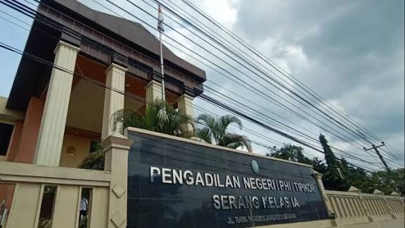 Gadaikan Mobil Kredit, Warga Walantaka Didakwa Langgar UU Fidusia