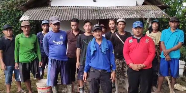 KSB Gotong Royong Bedah Rumah Lansia yang Hidup Sebatang Kara