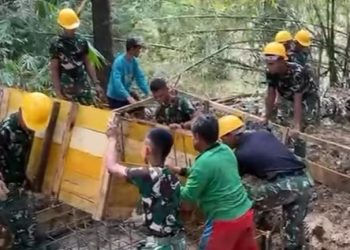 TNI dan Masyarakat Gotong Royong, Pembangunan Jembatan Gantung Blengbeng Capai 60 Persen