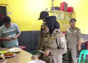 Warung Makan di Pandeglang Kedapatan Buka di Siang Hari, Satpol PP Beri Peringatan