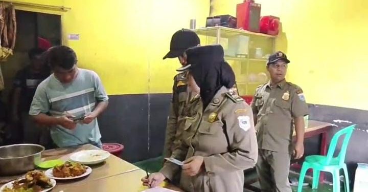 Warung Makan di Pandeglang Kedapatan Buka di Siang Hari, Satpol PP Beri Peringatan
