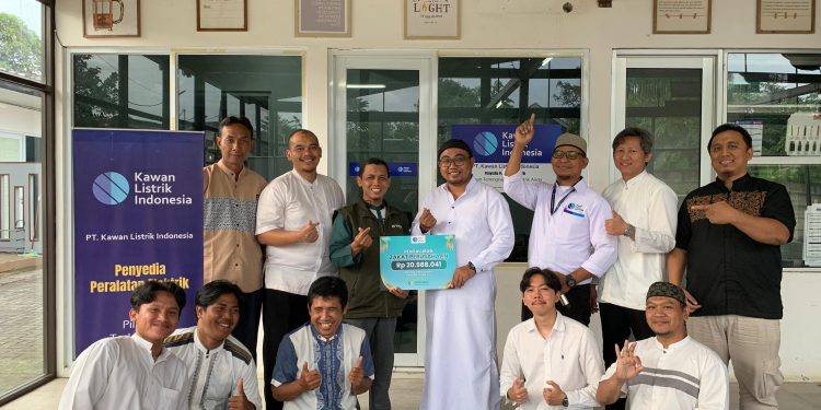 PT Kawan Listrik Indonesia Salurkan Zakat Perusahaan ke Yakesma Kabupaten Tangerang