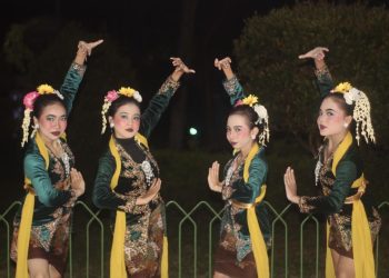 Hari Teater Sedunia: Komunitas Seni Cilegon dan UKM Sebawon Hidupkan Alun-Alun Cilegon
