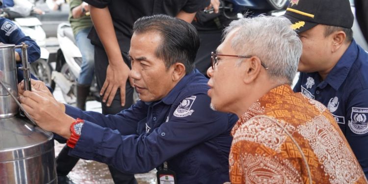 Jelang Mudik Idul Fitri, Disperindag Cilegon Tera Ulang Pompa Ukur BBM di SPBU