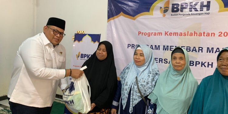 BPKH Tebar Ribuan Paket Sembako di Kota Cilegon