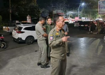 Satpol PP Tegakkan Perda K-3 di Alun-alun Pandeglang