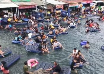 H+3 Lebaran, Ribuan Wisatawan Padati Pemandian Cikoromoy Pandeglang