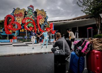 Kemenpar Siapkan Paket Wisata Lebaran 2026, Tiket Pesawat Ditarget Turun 18 Persen