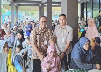 Serentak di 13 Kecamatan, Dinas Sosial Kota Tangerang Salurkan BSU untuk 2.924 Penerima