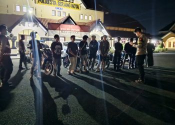 Balap Liar di Kawasan Royal Serang, Belasan Remaja Diamankan Polisi