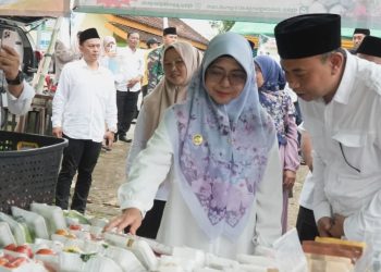 Harga Sembako Murah, Ratusan Warga Serbu Stand Pangan Murah
