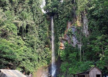 Menyusuri Pesona Curug Cigumawang, Oase Alami di Tengah Hutan Serang