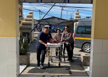 Diduga Alami Demam dan Beraktivitas dalam Cuaca Panas, Wisatawan Alami Kejang di Pantai Anyer